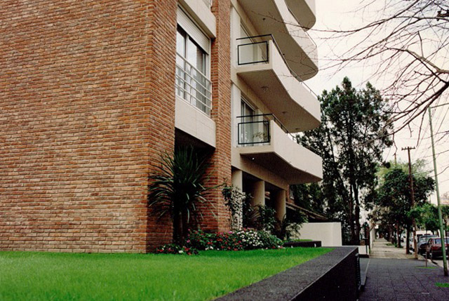Arenales 1020